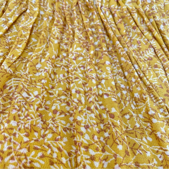 NWOT Old Navy mustard floral midi dress size Medium. Small pleating  on chest. - Picture 5 of 9
